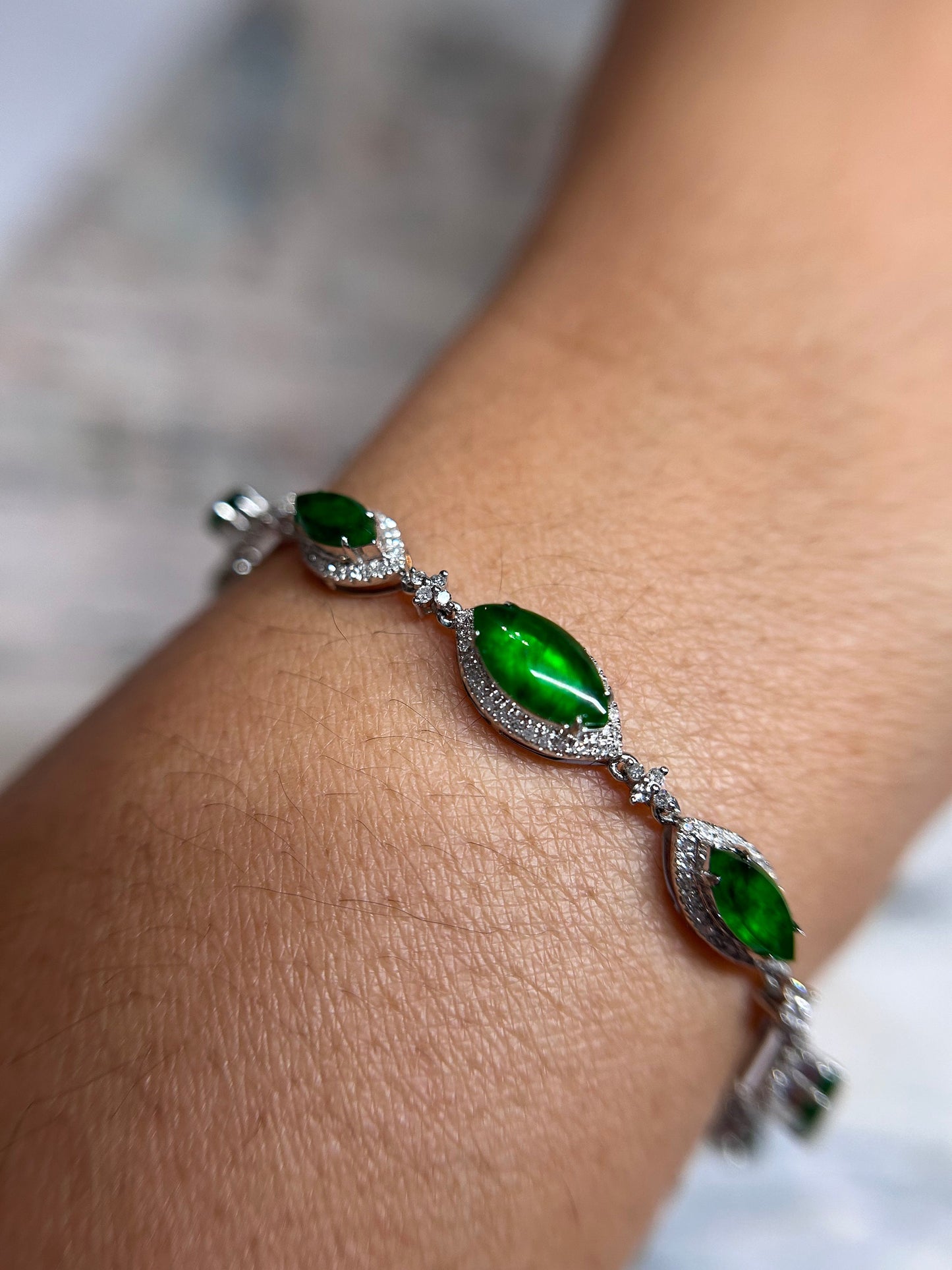 Certified from Trusted Lab Grade A Natural Burma Imperial Green Jadeite 18k white gold bracelet