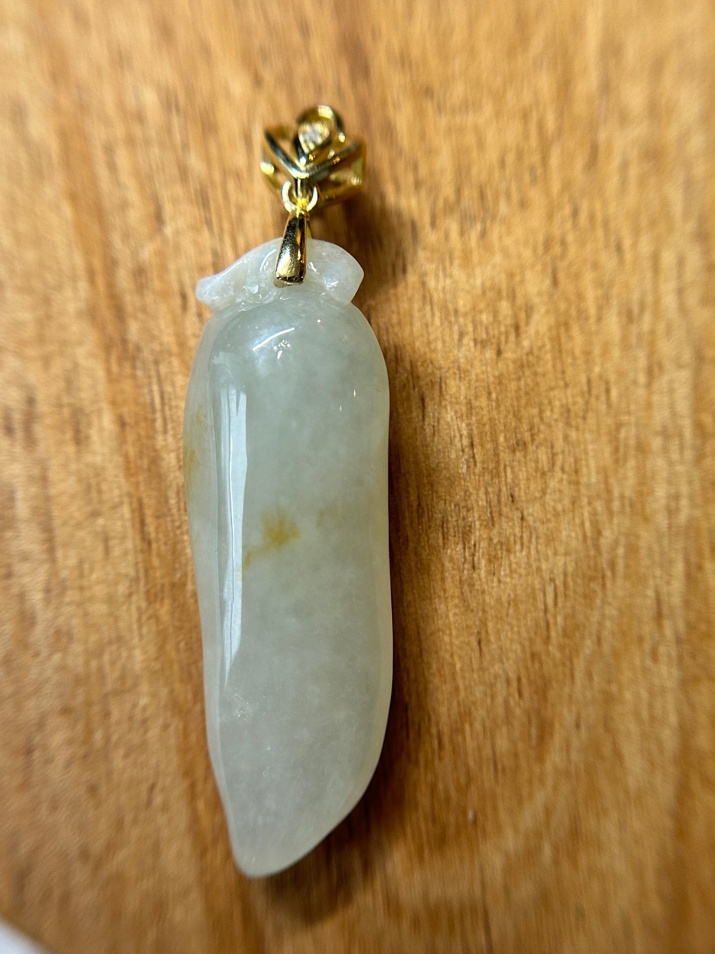 Grade A Natural yellow  Burma jadeite Pepper with Gold Over Sterling Silver Bail pendant