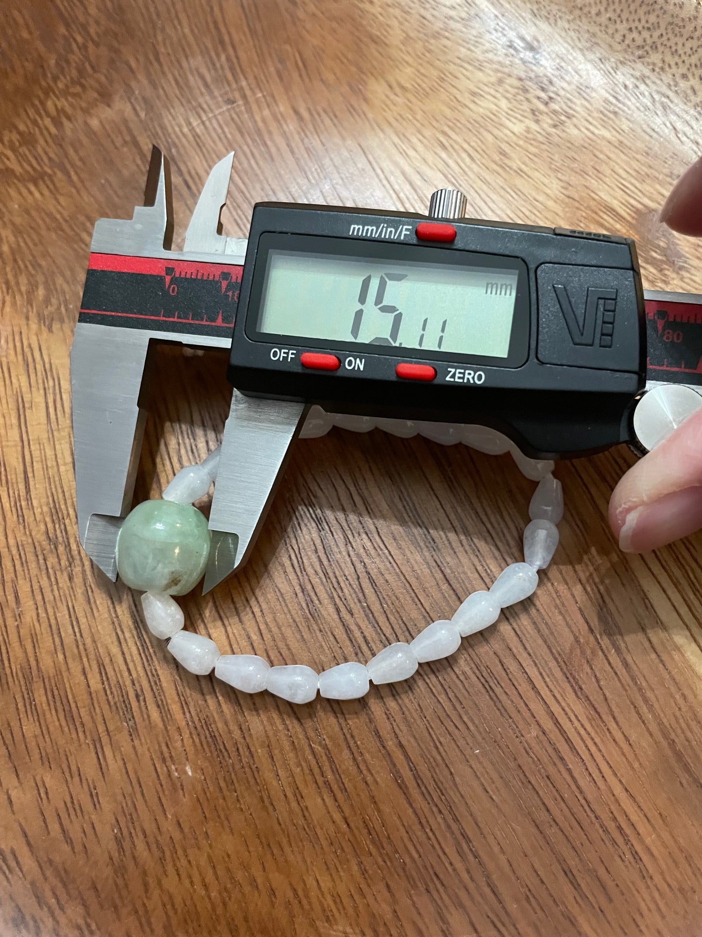 Grade A Natural  green luluton with icy white beads Burma Jadeite elastic Bracelet