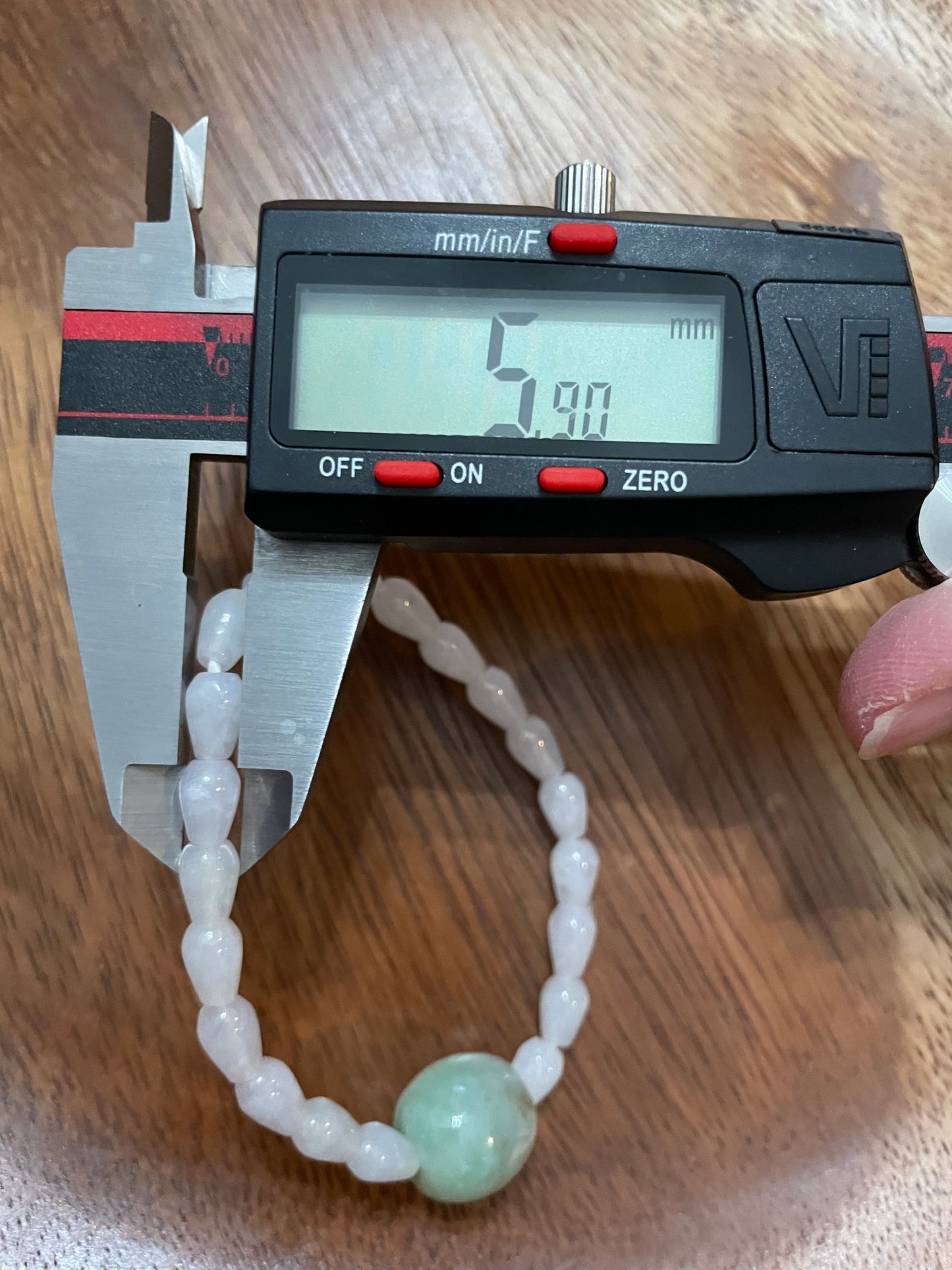 Grade A Natural  green luluton with icy white beads Burma Jadeite elastic Bracelet
