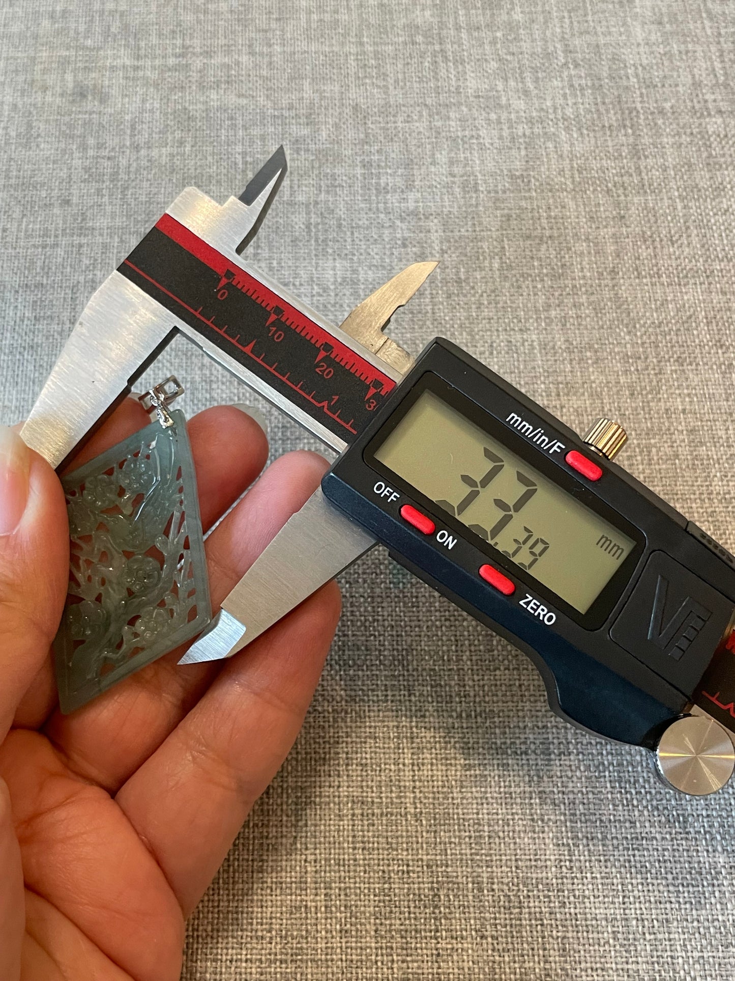 Natural Llght Green Bird and Flower Pendant silver necklace