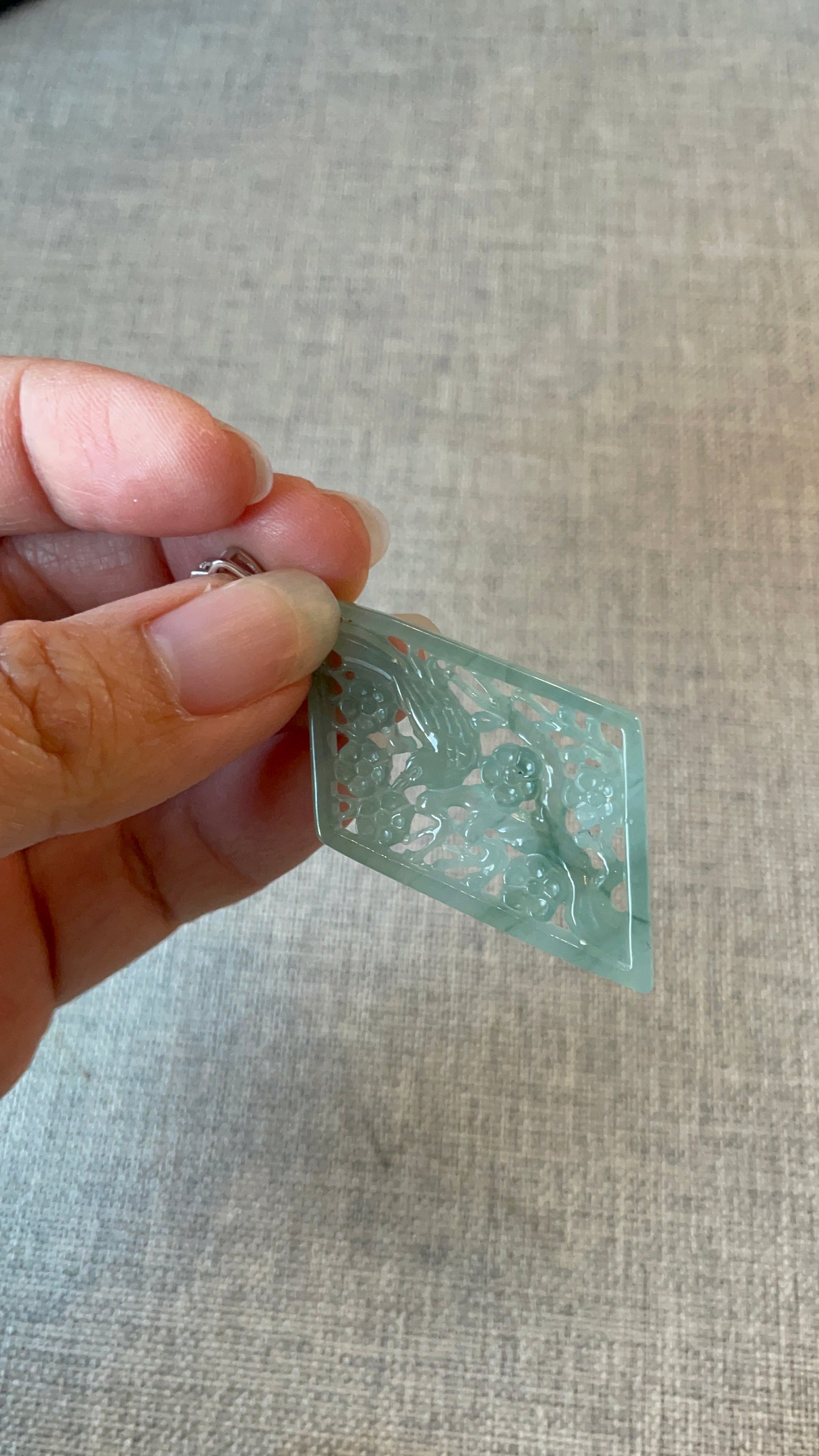 Natural Llght Green Bird and Flower Pendant silver necklace