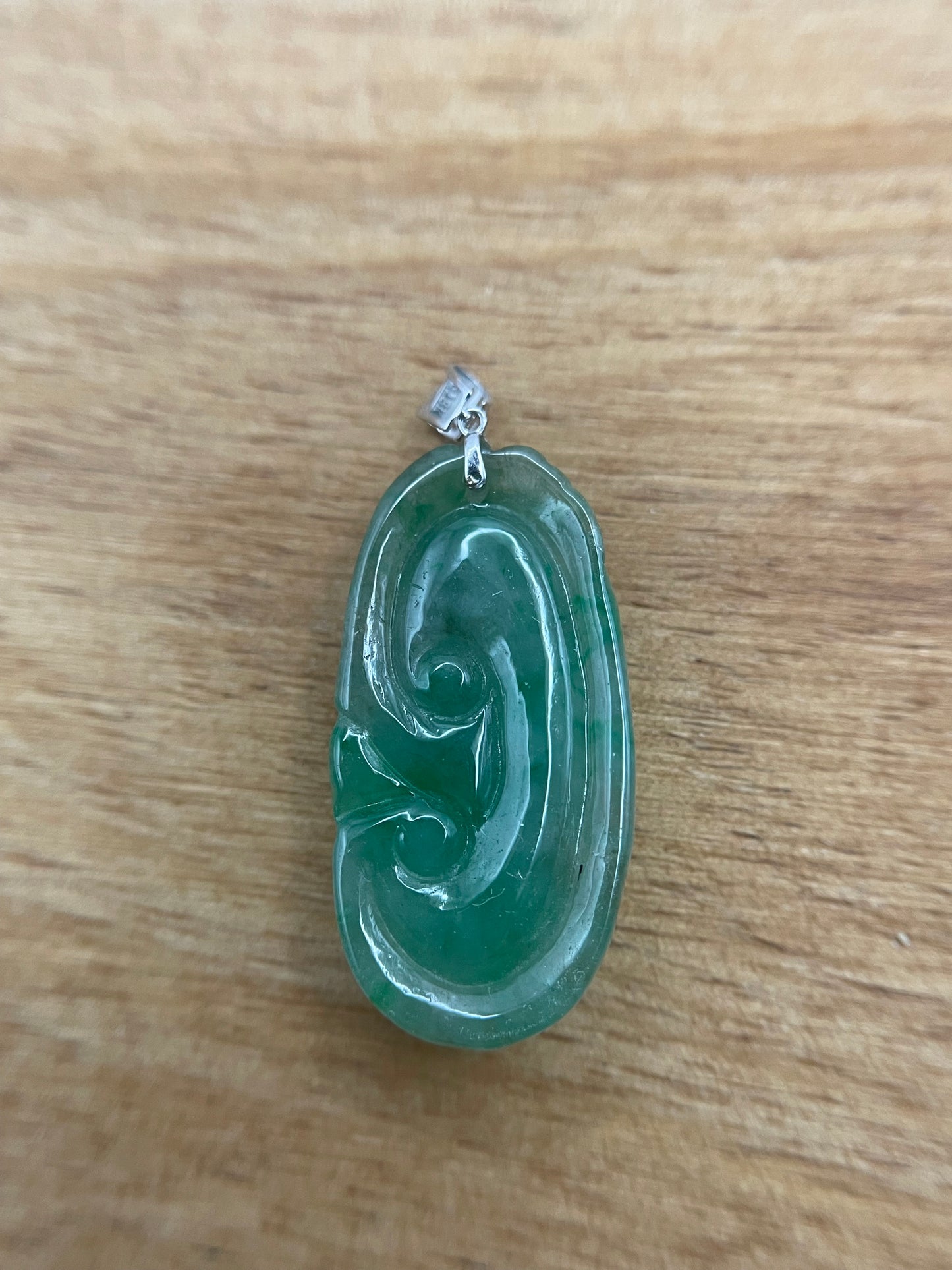 Grade A Natural Burma Jadeite Hand carved Green Yuyi (ruyi) 18k White gold pendant