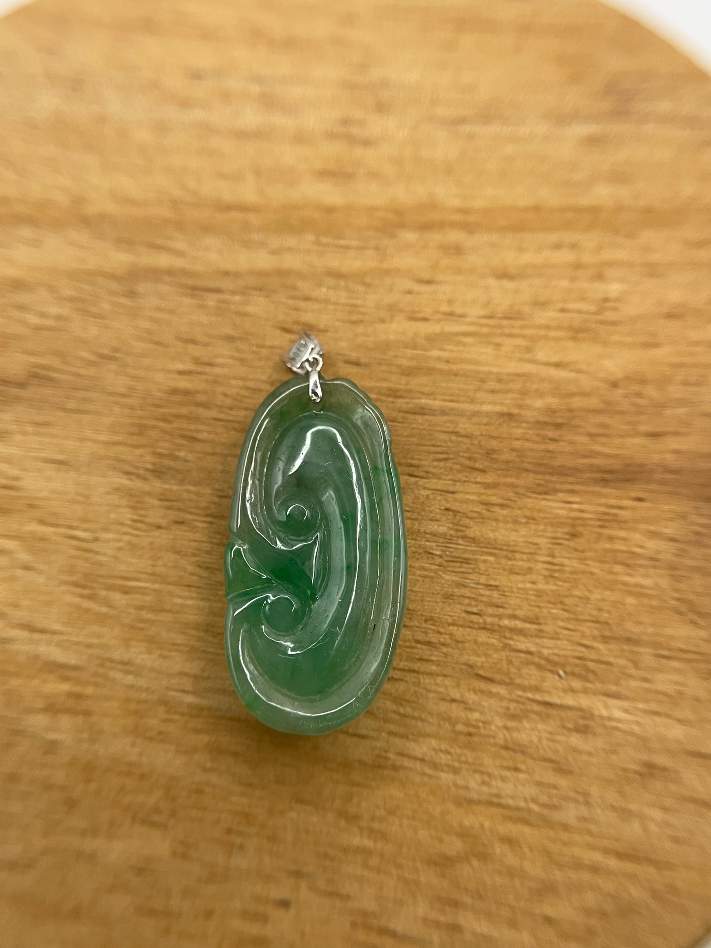 Grade A Natural Burma Jadeite Hand carved Green Yuyi (ruyi) 18k White gold pendant
