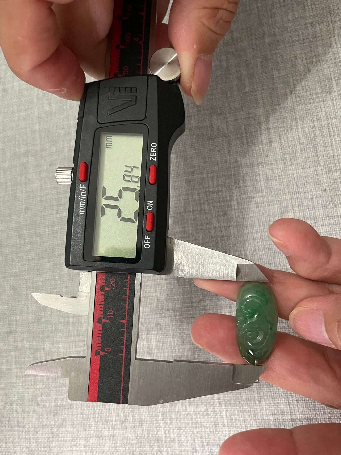 Grade A Natural Burma Jadeite Hand carved Green Yuyi (ruyi) 18k White gold pendant