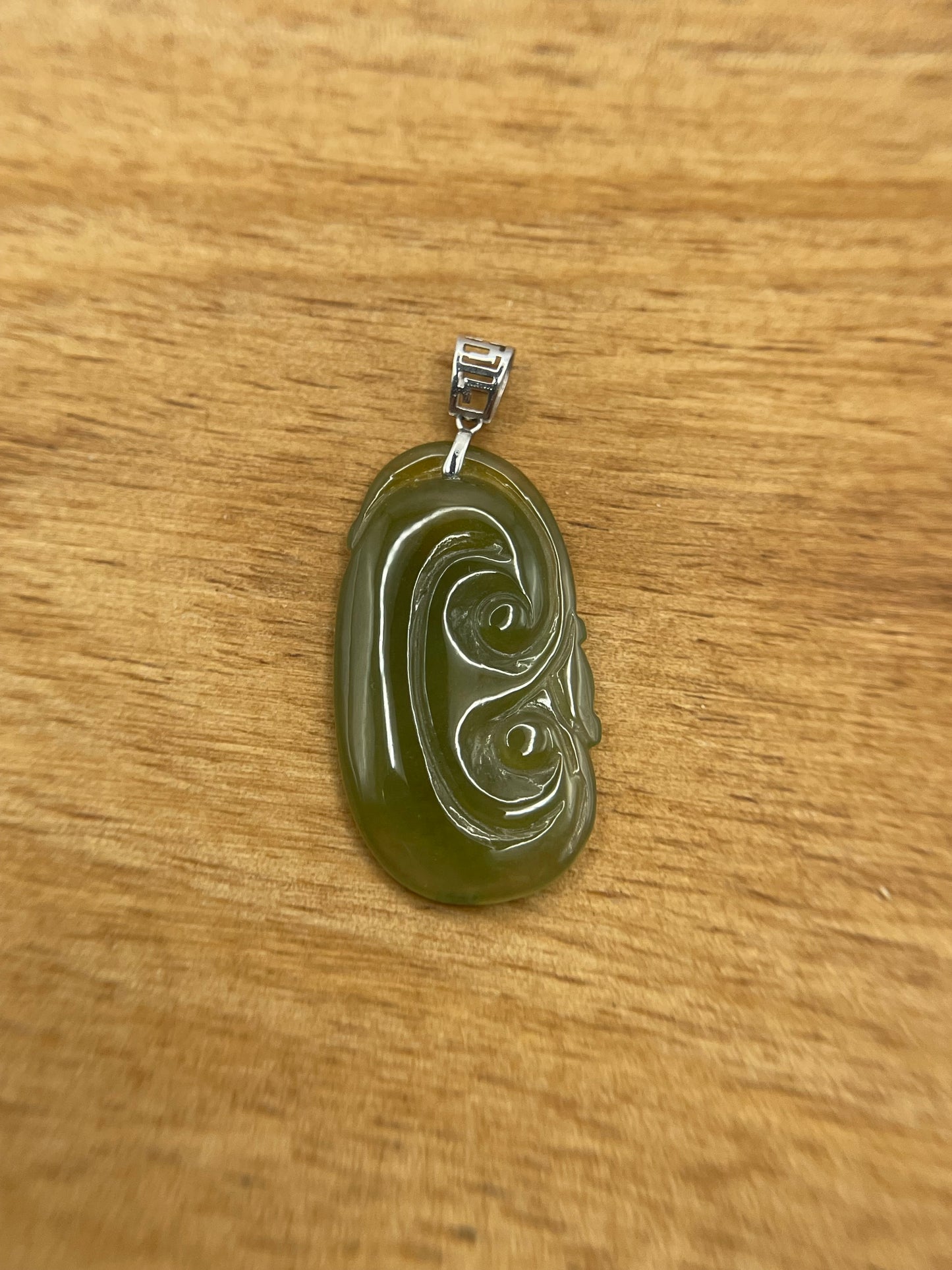 Grade A Natural Burma Jadeite Hand carved Green Yuyi (ruyi) 18k White gold pendant