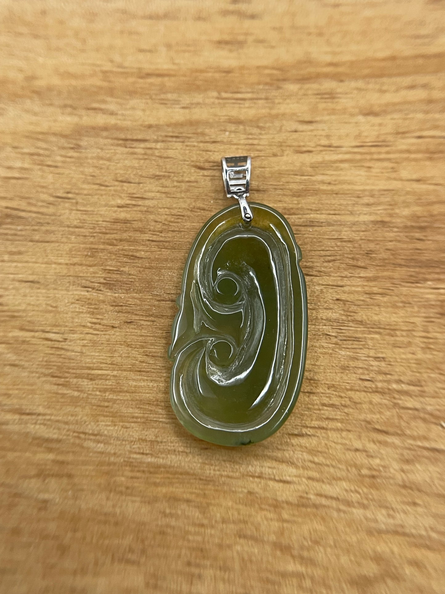 Grade A Natural Burma Jadeite Hand carved Green Yuyi (ruyi) 18k White gold pendant