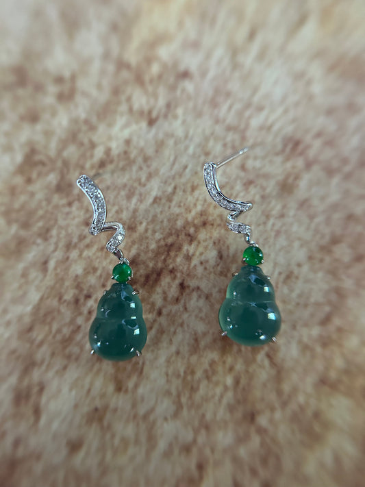 18K white gold diamond icy green gurd earrings