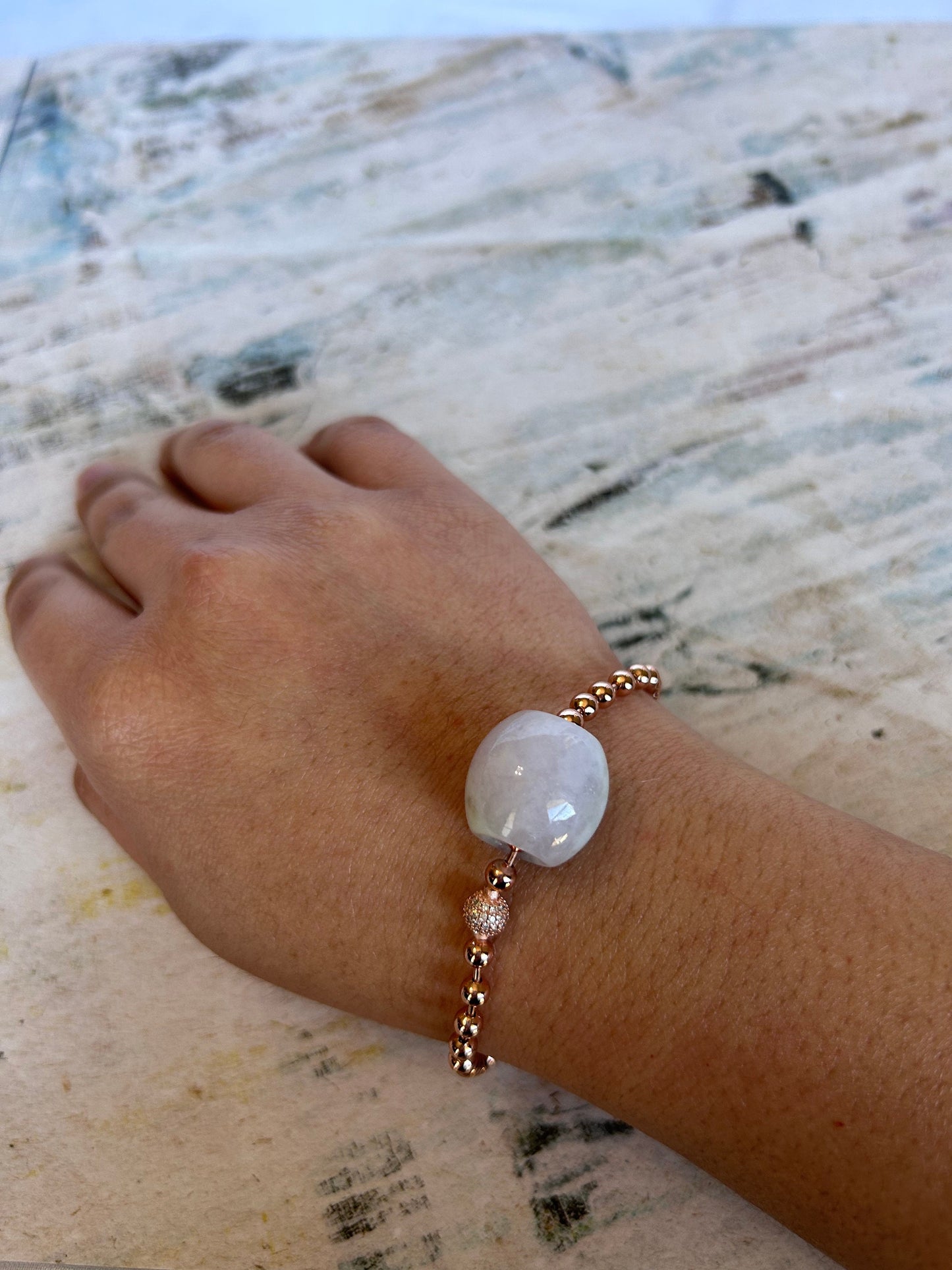 Grade A Natural light lavender Lu Lu Tong(barrel) with rose gold plated Sterling silver bracelet.