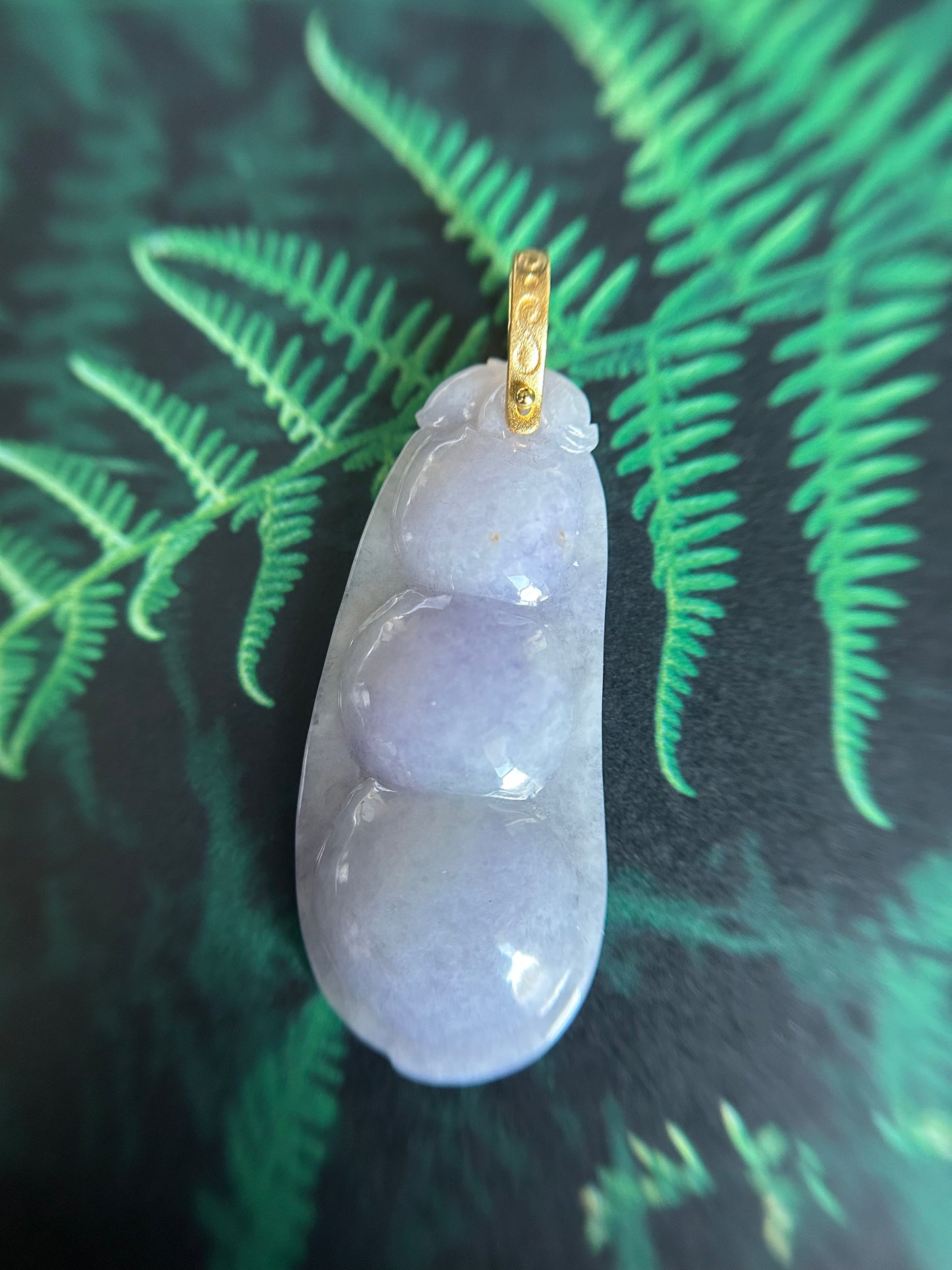 Grade A Natural Burma icy Lavender Pea In a Pod Icy Jadeite Pendant with sterling silver bail