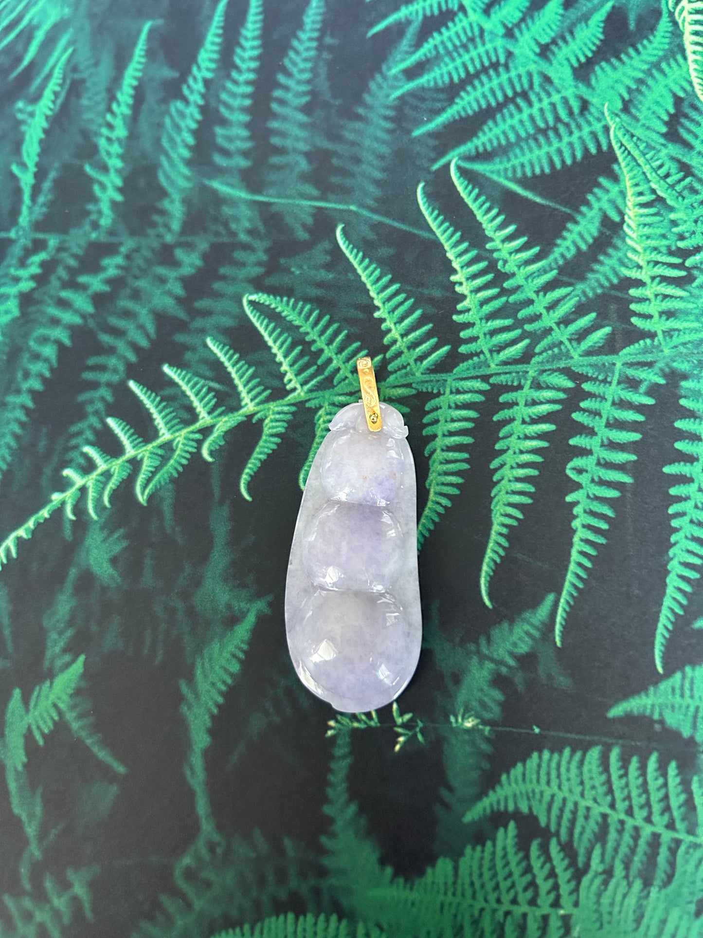 Grade A Natural Burma icy Lavender Pea In a Pod Icy Jadeite Pendant with sterling silver bail