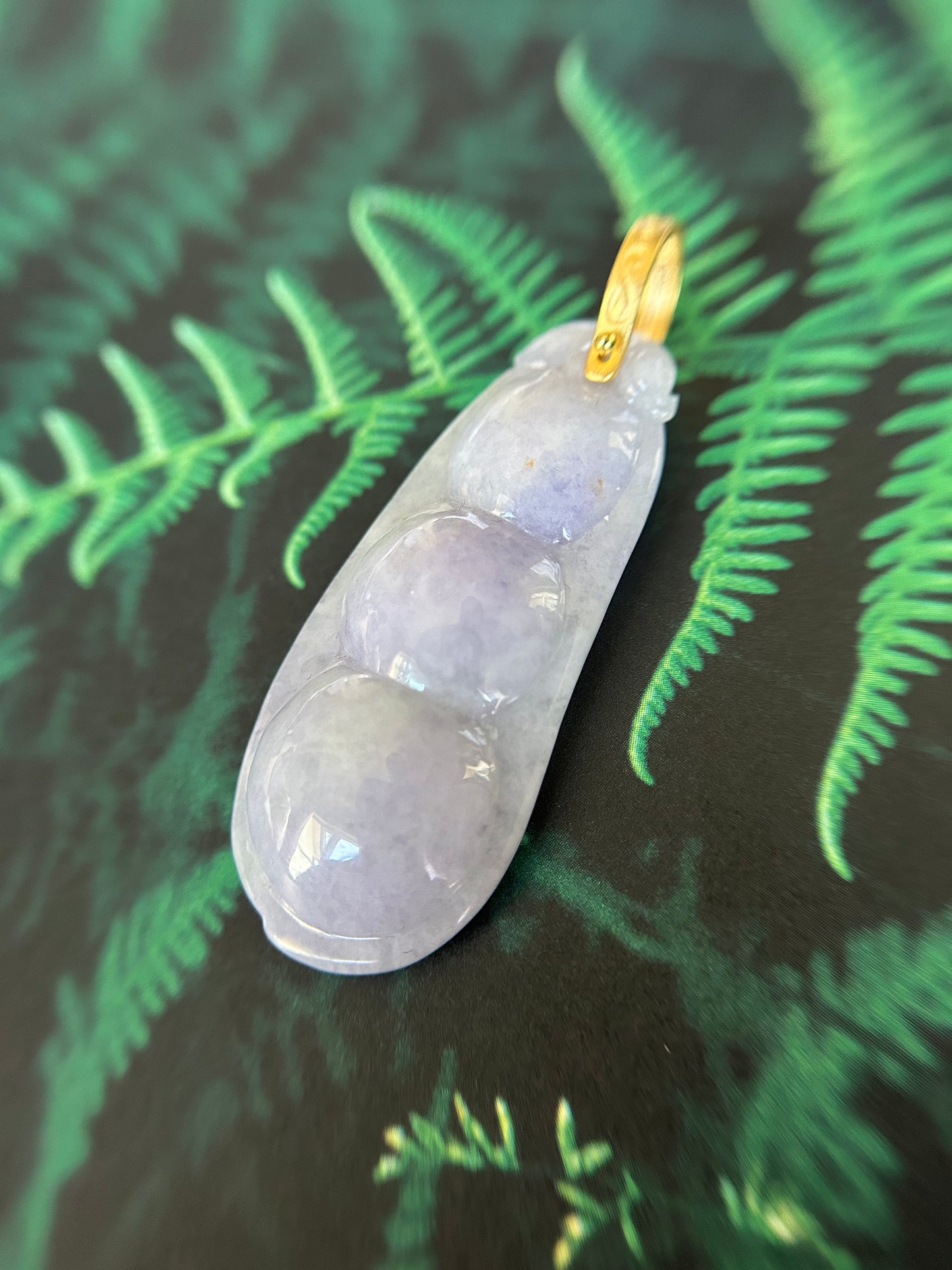 Grade A Natural Burma icy Lavender Pea In a Pod Icy Jadeite Pendant with sterling silver bail