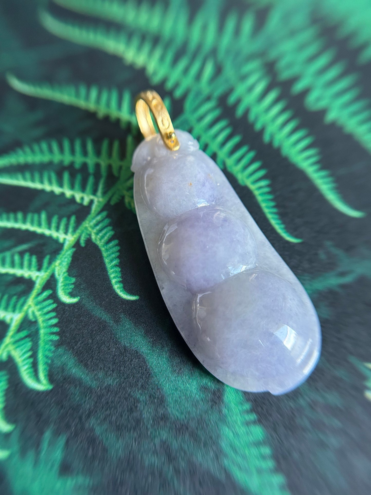 Grade A Natural Burma icy Lavender Pea In a Pod Icy Jadeite Pendant with sterling silver bail